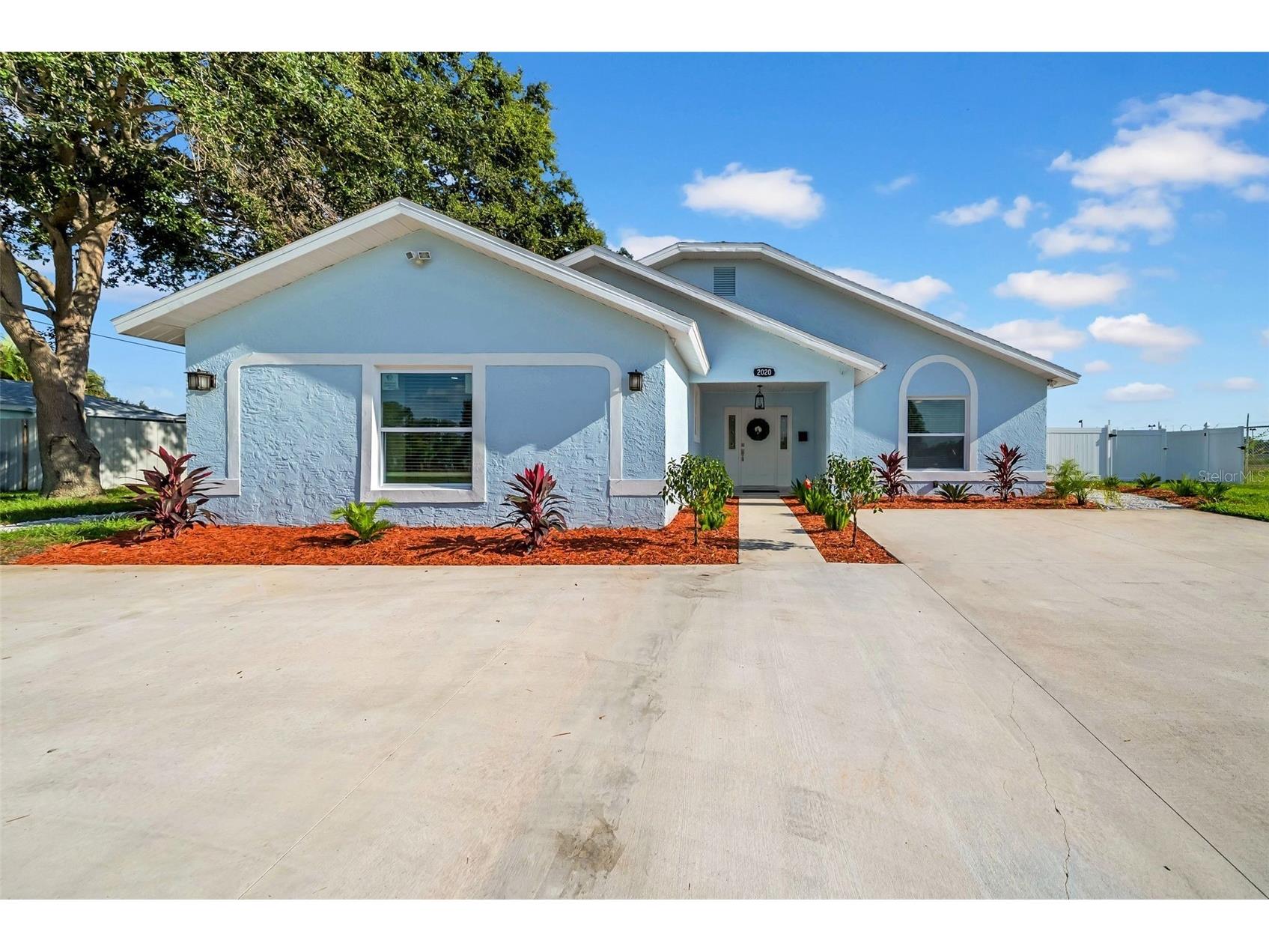 2020 58th Avenue S Saint Petersburg FL 33712 TB8514037 image1