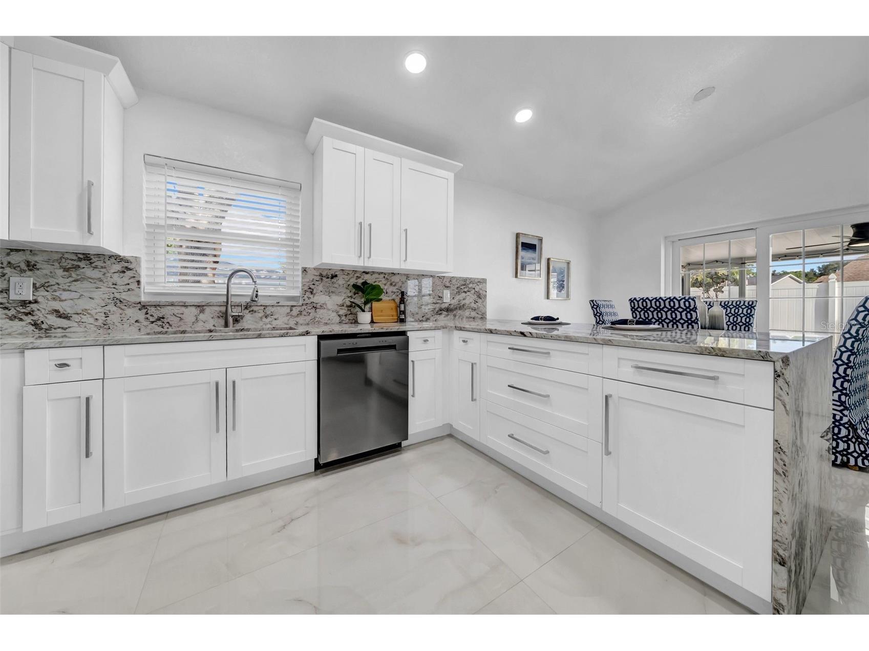 2020 58th Avenue S Saint Petersburg FL 33712 TB8514037 image10