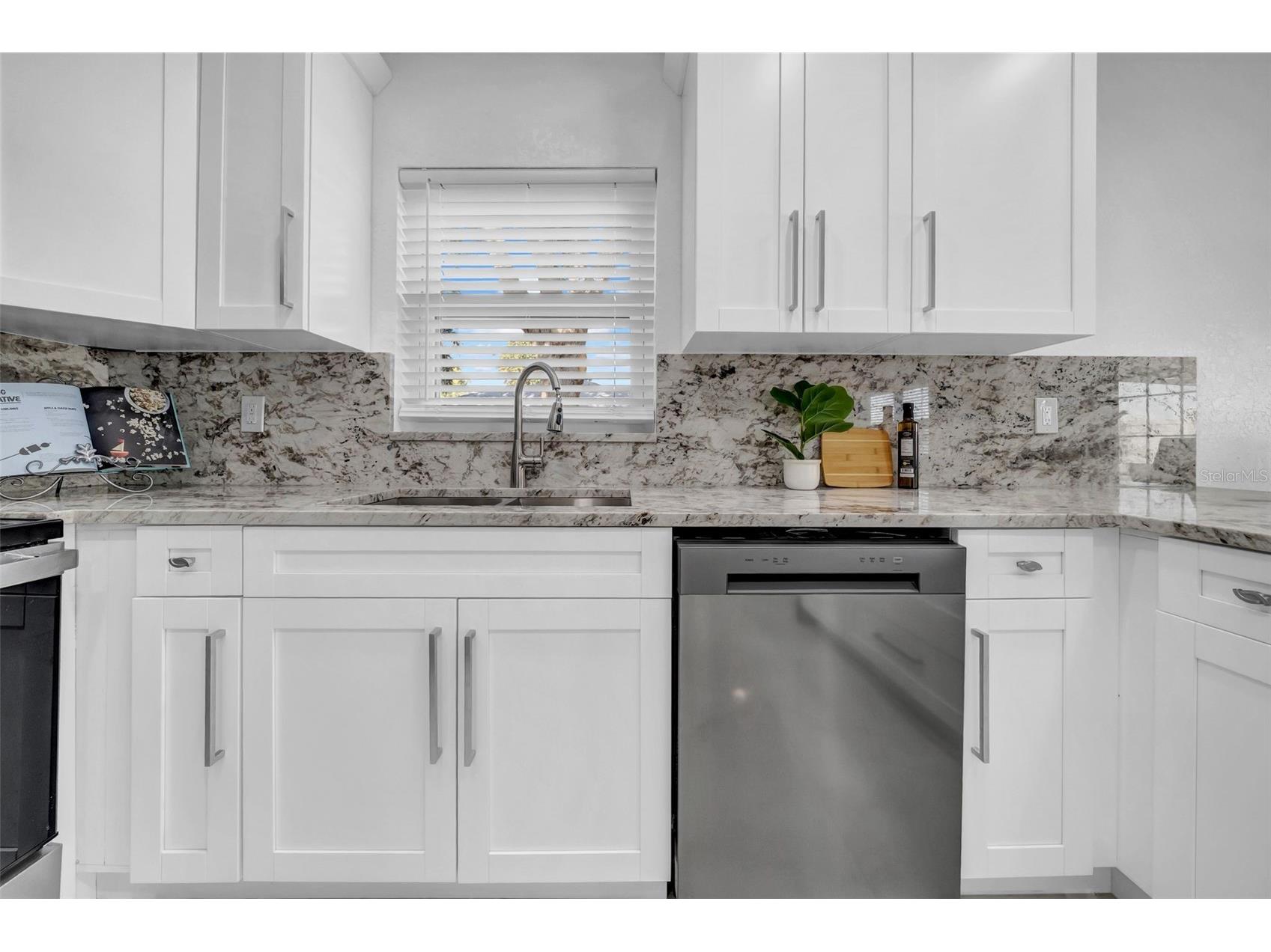 2020 58th Avenue S Saint Petersburg FL 33712 TB8514037 image11