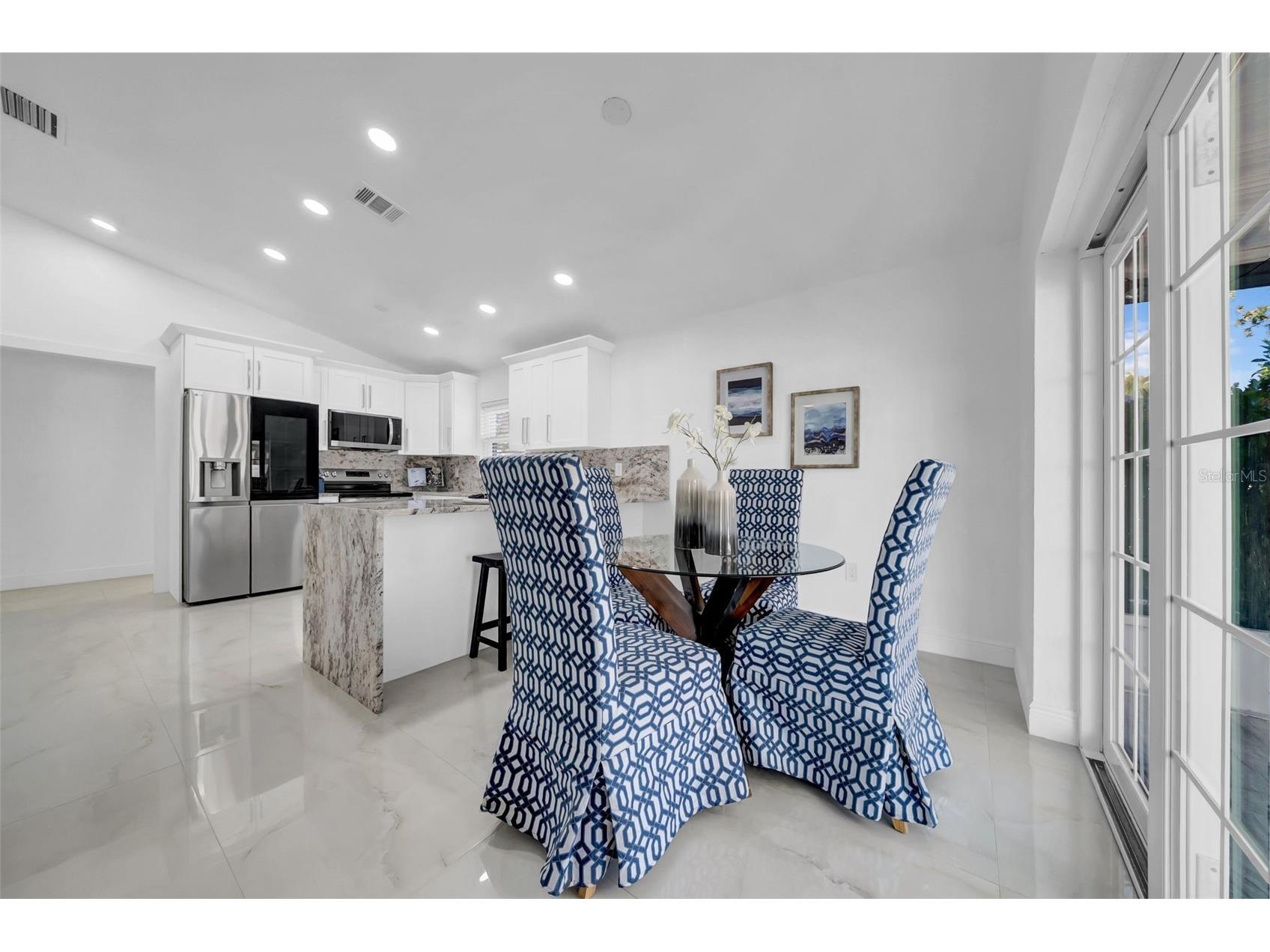 2020 58th Avenue S Saint Petersburg FL 33712 TB8514037 image14