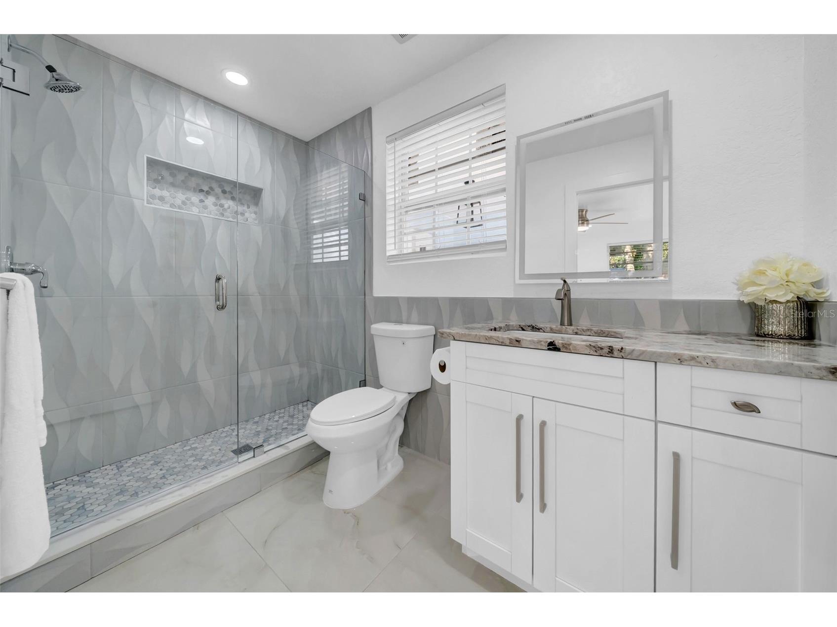 2020 58th Avenue S Saint Petersburg FL 33712 TB8514037 image18