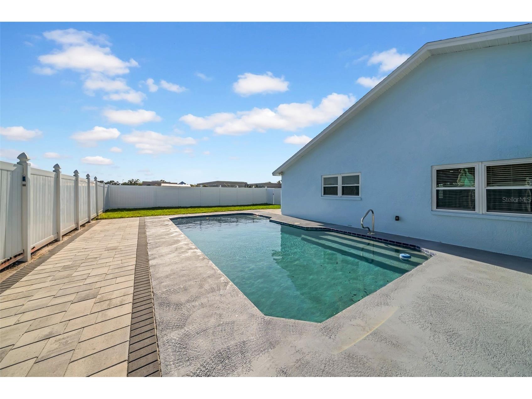 2020 58th Avenue S Saint Petersburg FL 33712 TB8514037 image2