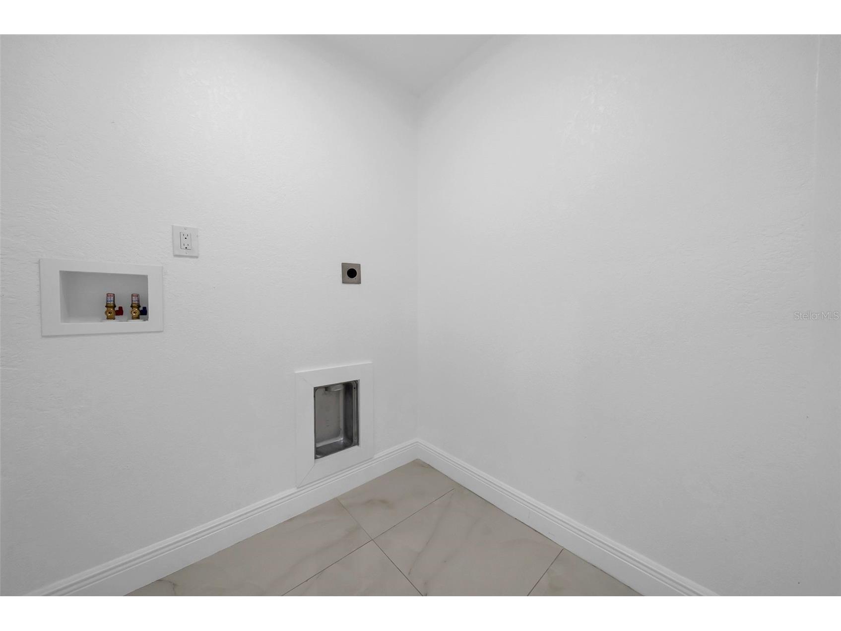 2020 58th Avenue S Saint Petersburg FL 33712 TB8514037 image29