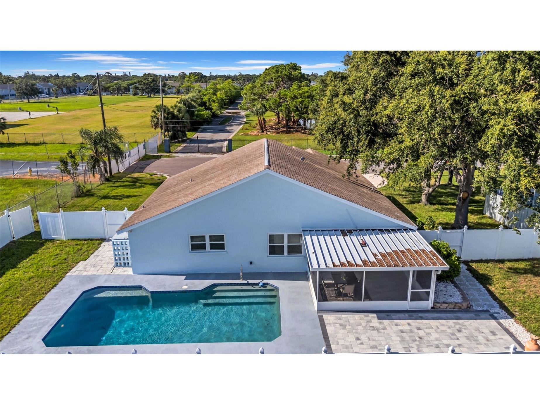 2020 58th Avenue S Saint Petersburg FL 33712 TB8514037 image38