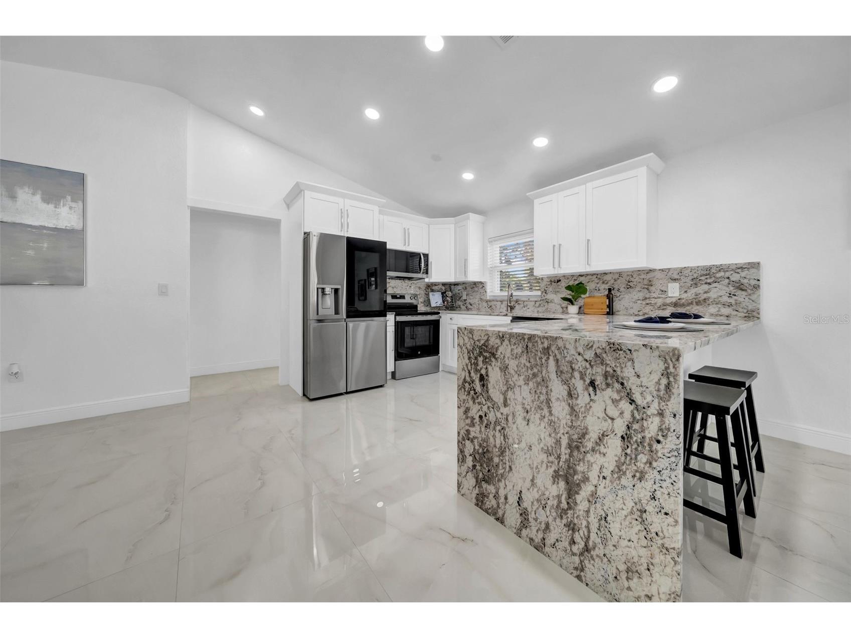2020 58th Avenue S Saint Petersburg FL 33712 TB8514037 image4