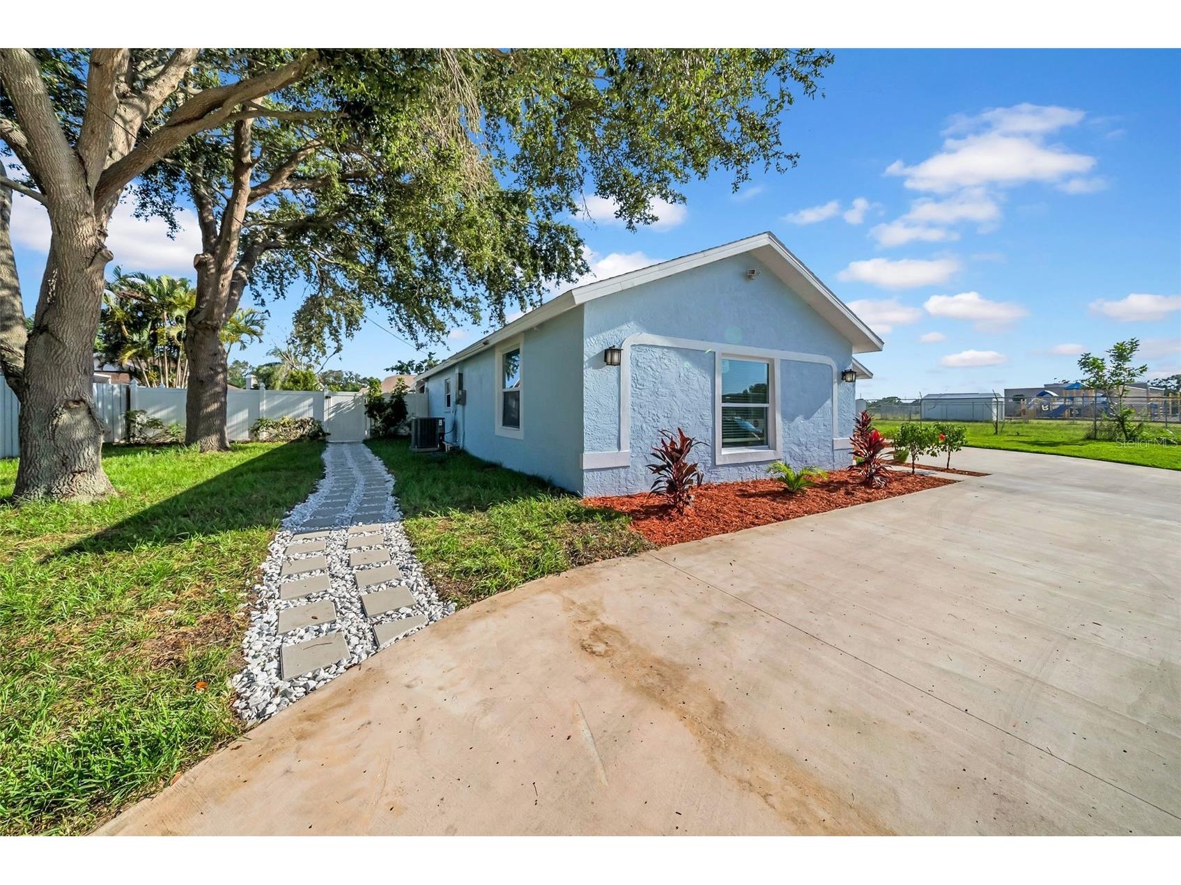 2020 58th Avenue S Saint Petersburg FL 33712 TB8514037 image40