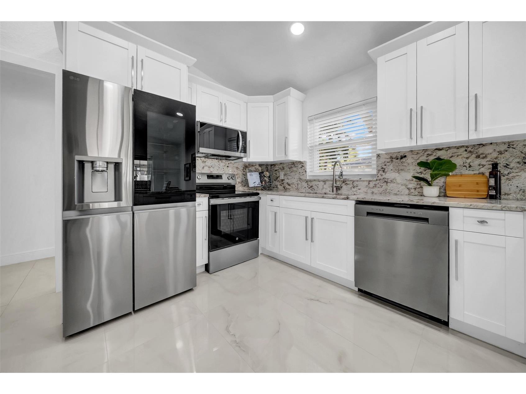 2020 58th Avenue S Saint Petersburg FL 33712 TB8514037 image7