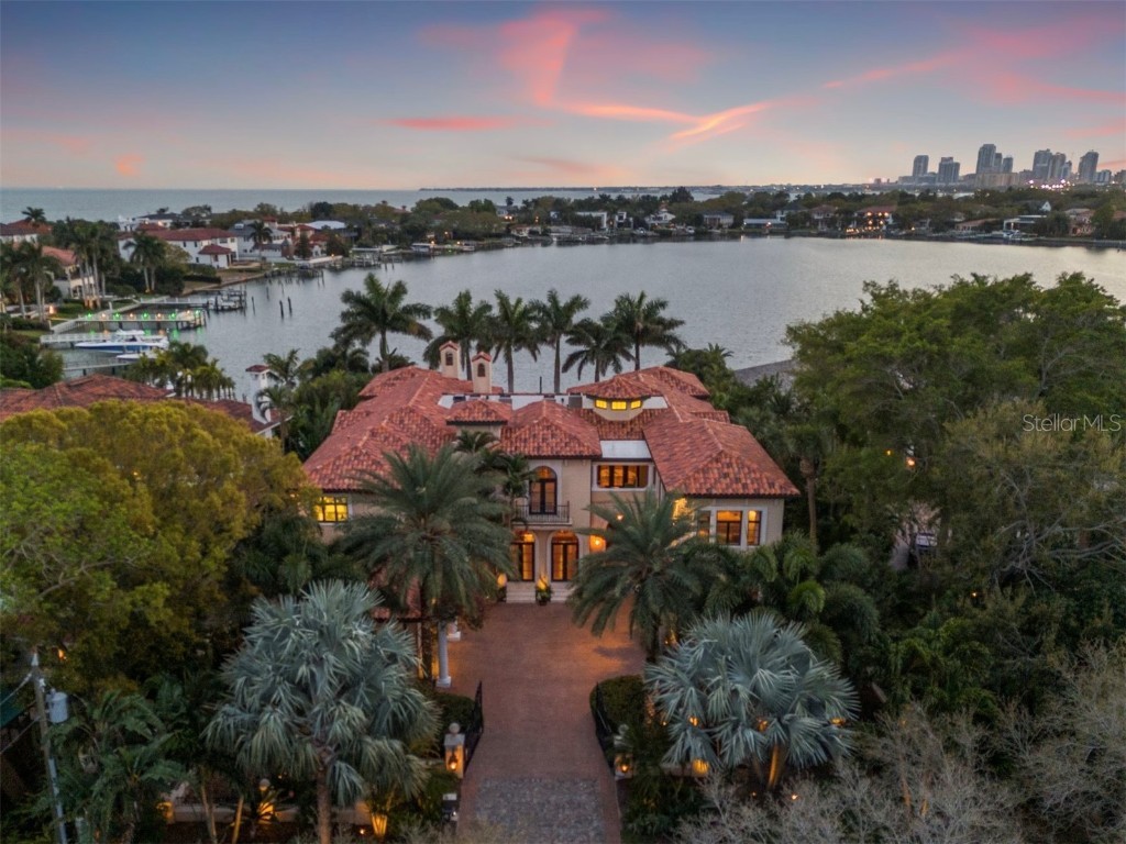 2020 Brightwaters Boulevard NE Saint Petersburg FL 33704 - SNELL ISLE HARBOR U8235529 image1