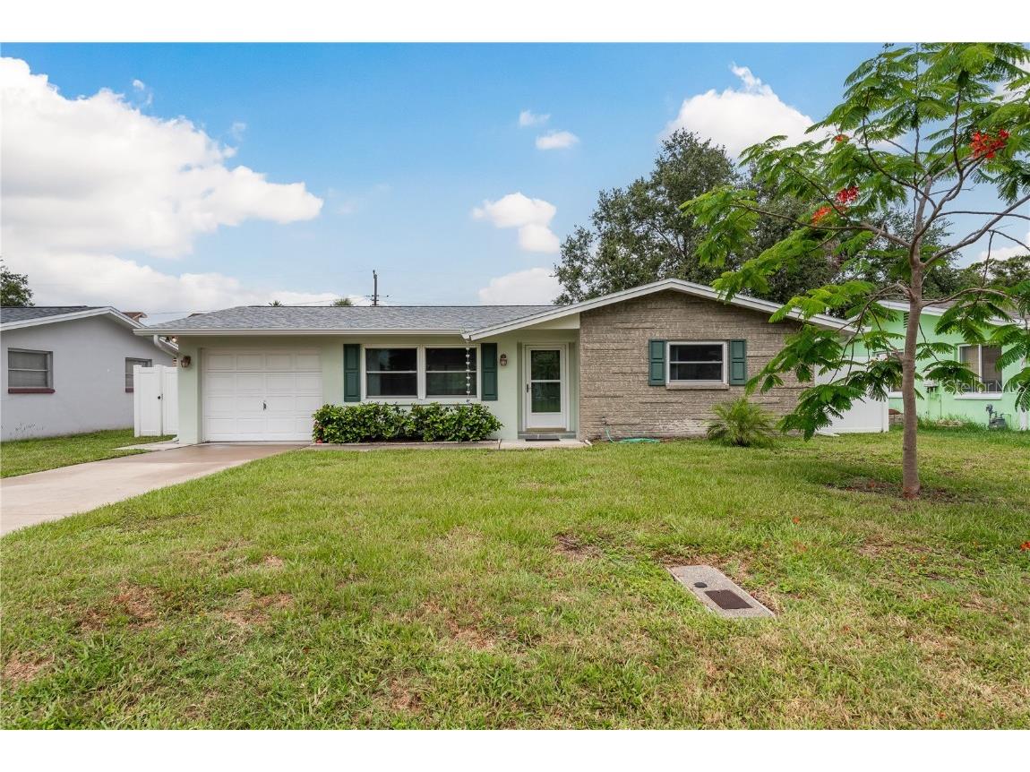 2020 Douglas Avenue Dunedin FL 34698 TB8392319 image1