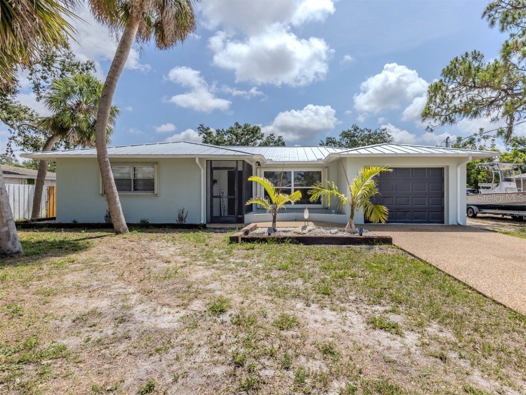 2020 E Crest Drive Englewood FL 34223 N6139028 image1