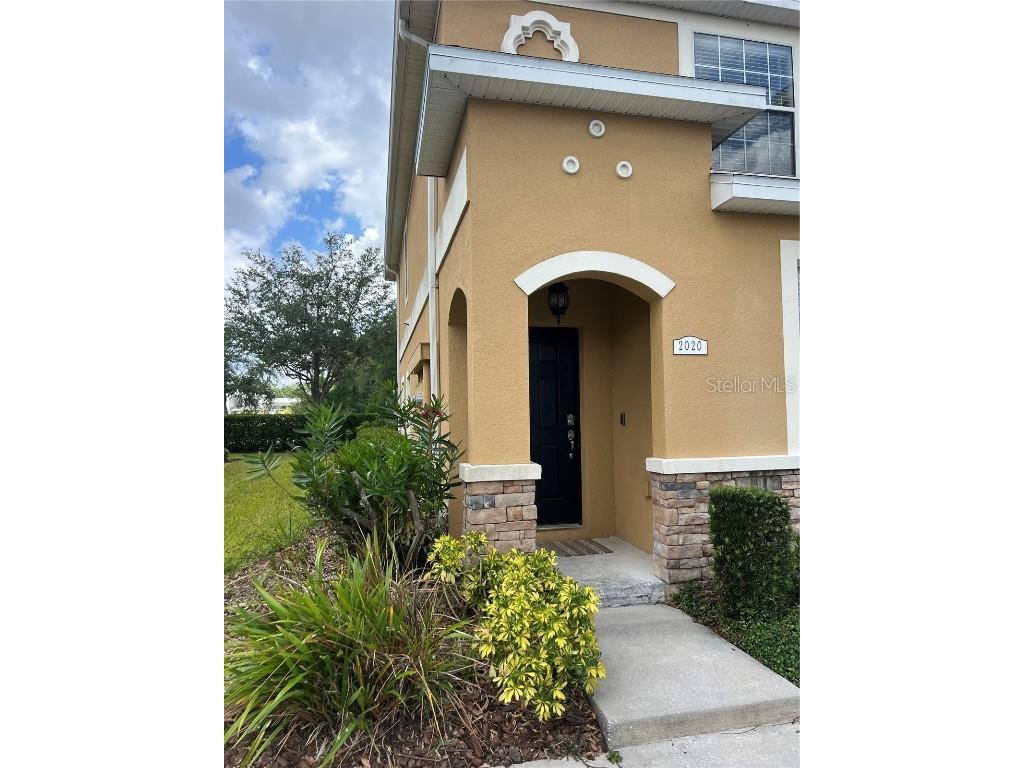 2020 Greenwood Valley Drive Plant City FL 33563 T3443442 image1