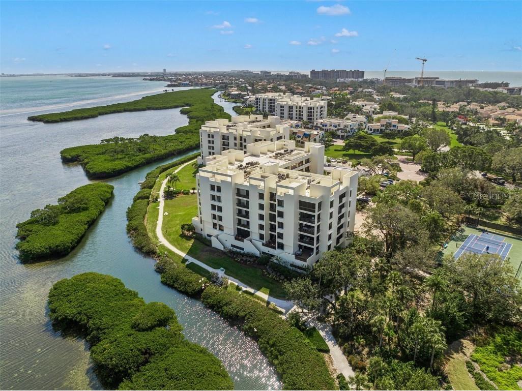 2020 Harbourside Drive #423 Longboat Key FL 34228 A4563276 image1