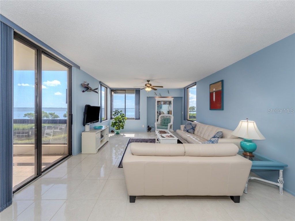 2020 Harbourside Drive #424 Longboat Key FL 34228 N6136414 image3