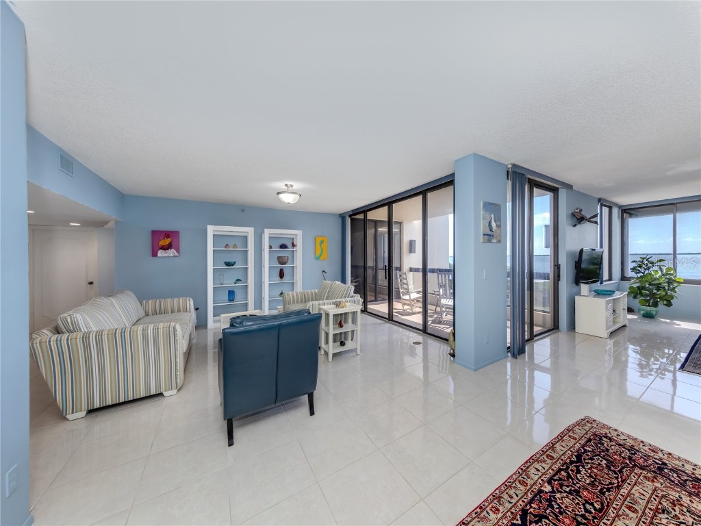 2020 Harbourside Drive #424 Longboat Key FL 34228 N6136414 image4