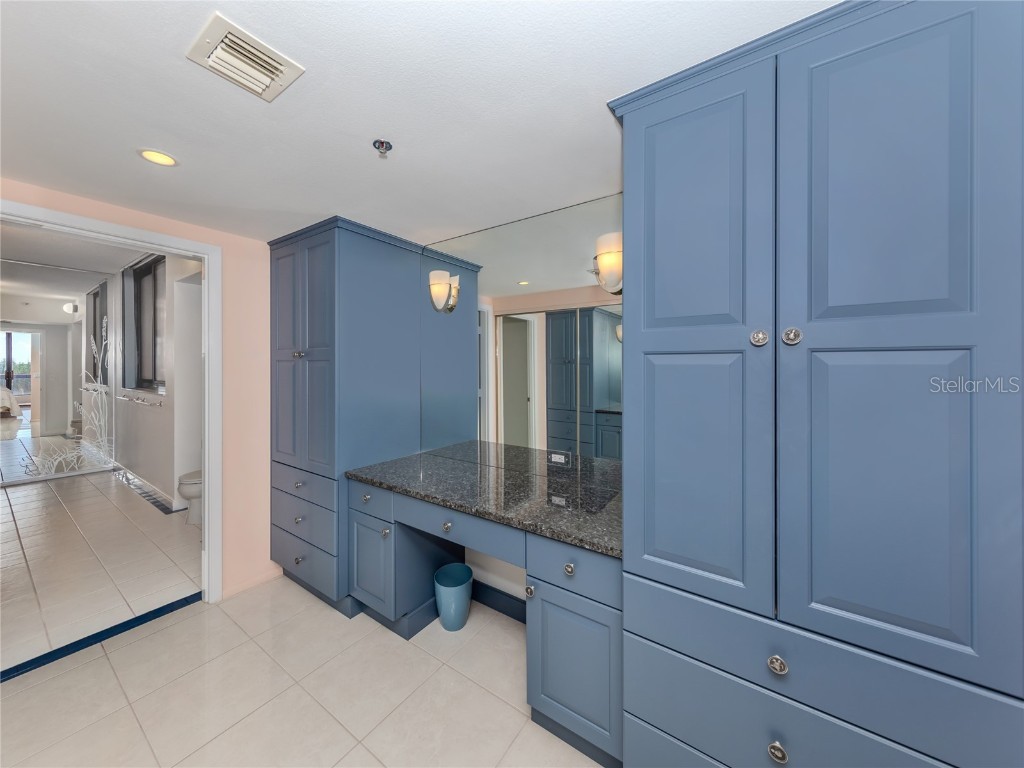 2020 Harbourside Drive #424 Longboat Key FL 34228 N6136414 image7