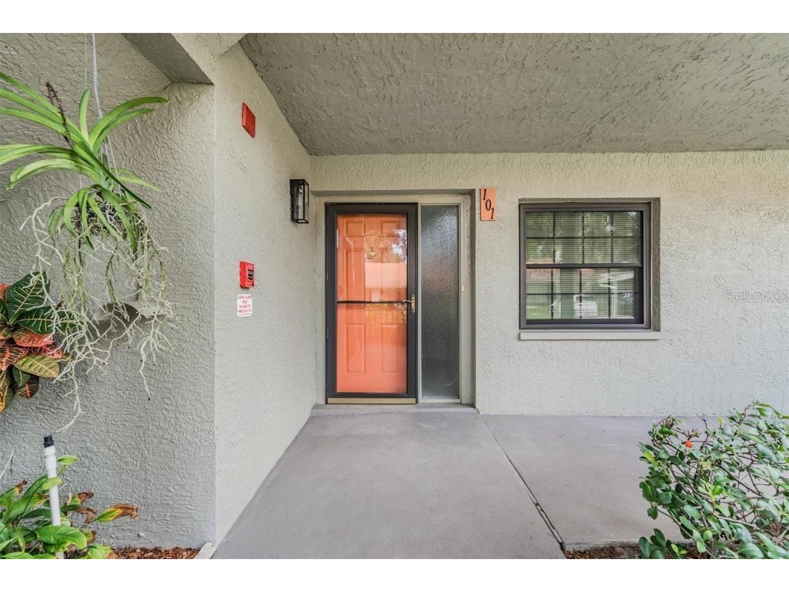 2020 Lakeview Drive #101 Clearwater FL 33763 TB8427158 image1