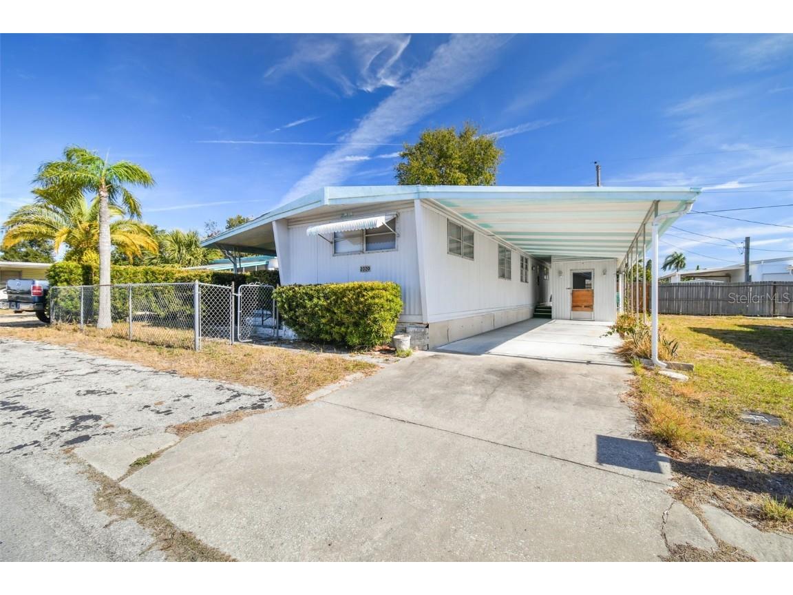 2020 Roselawn Drive Holiday FL 34691 TB8328646 image1