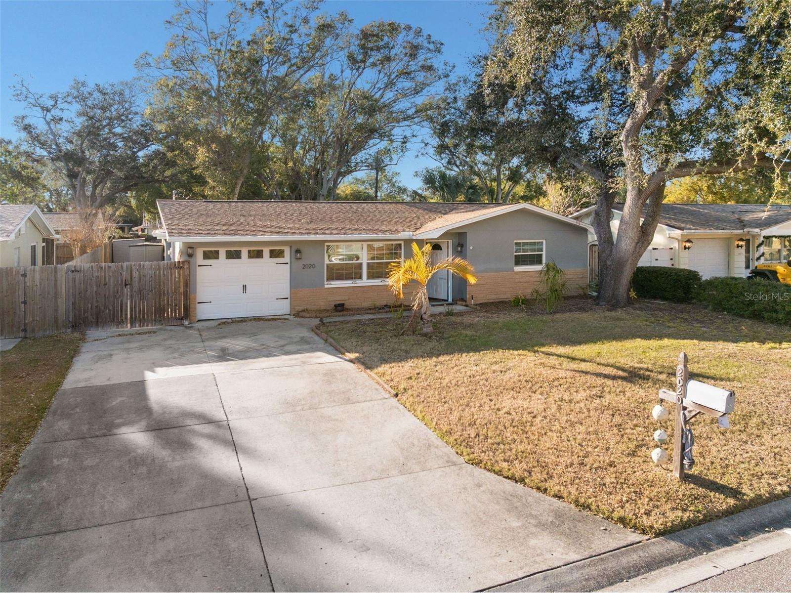 2020 Yale Avenue Dunedin FL 34698 TB8475376 image1