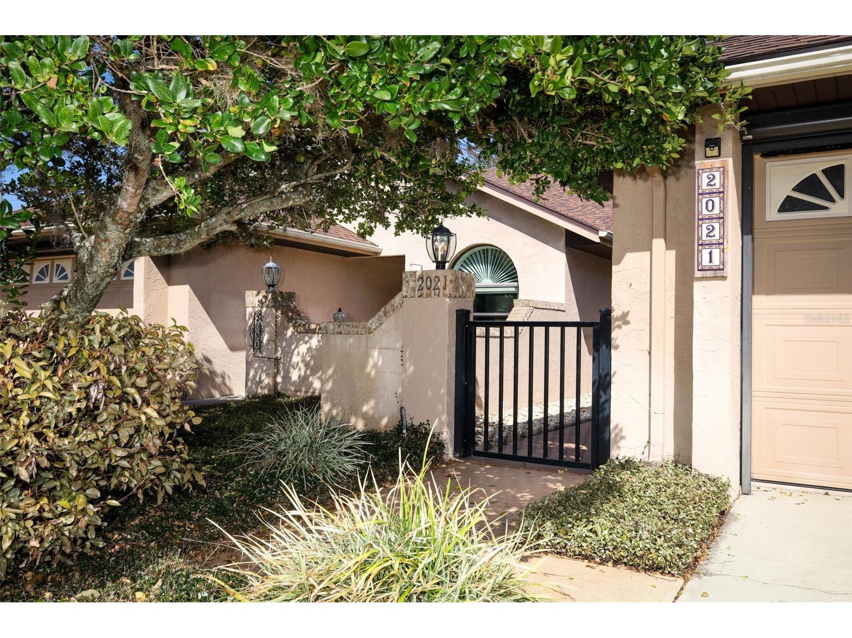 2021 Arbor Way Mount Dora FL 32757 O6383628 image2