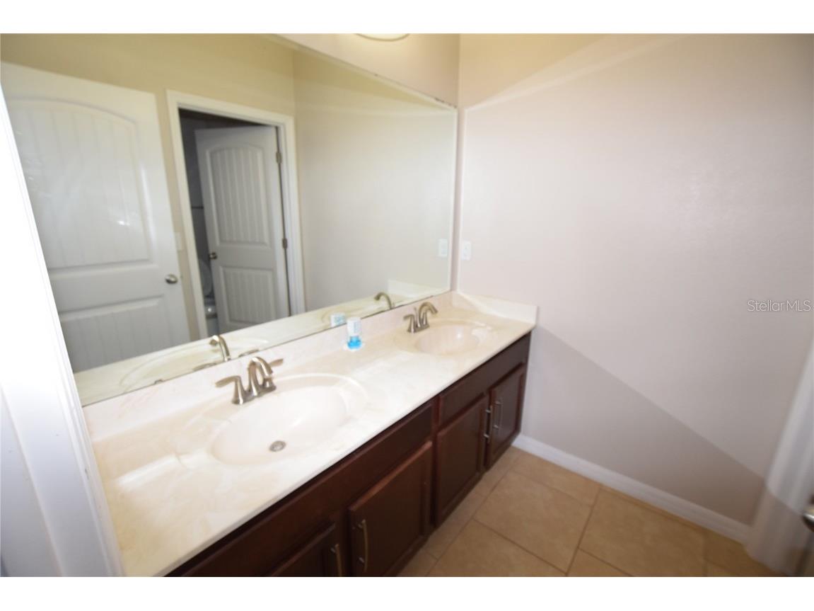 2021 Beacon Landing Circle Orlando FL 32824 O6341079 image39