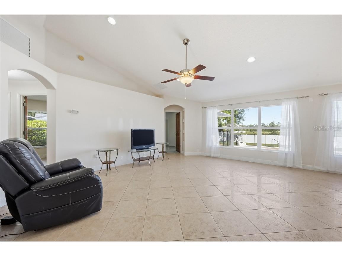 2021 Massachusetts Avenue Orange City FL 32763 V4945806 image14