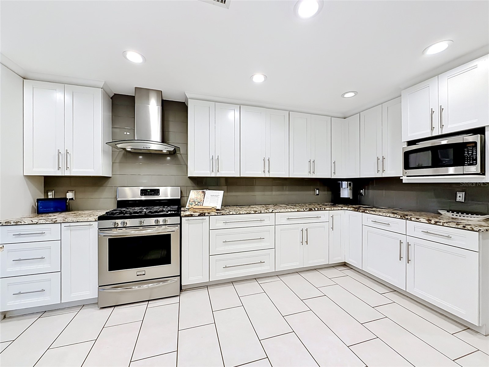 2021 North Pointe Alexis Drive Tarpon Springs FL 34689 - ANCLOTE RIVER W7885799 image24