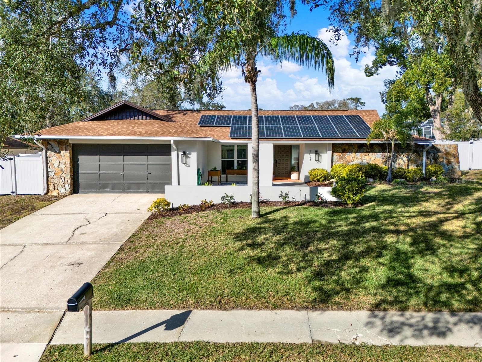 2021 Spanish Pines Drive Dunedin FL 34698 TB8469831 image1