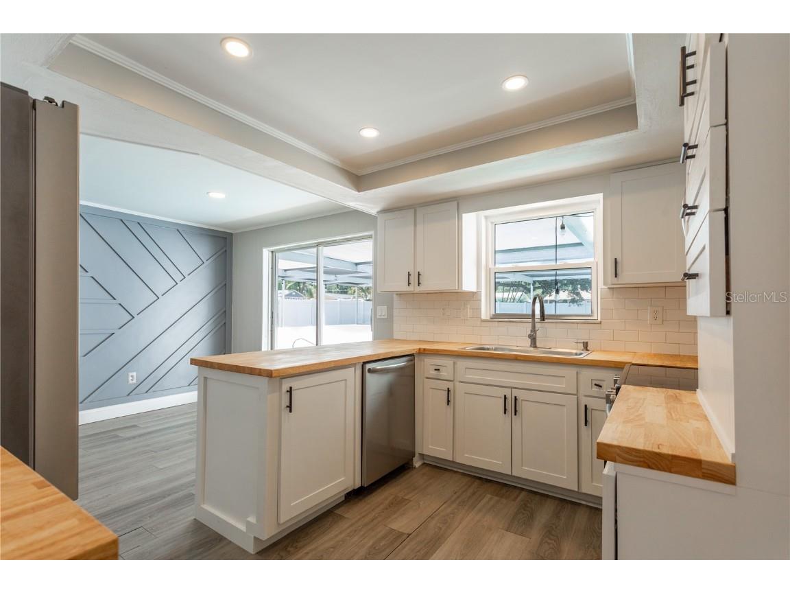 2021 Valley Drive Dunedin FL 34698 TB8418223 image15