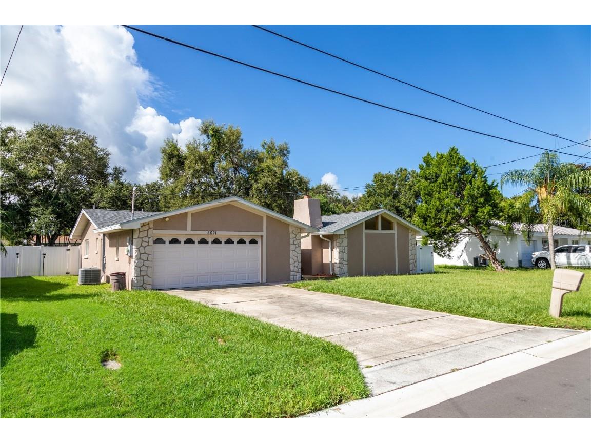 2021 Valley Drive Dunedin FL 34698 TB8418223 image43