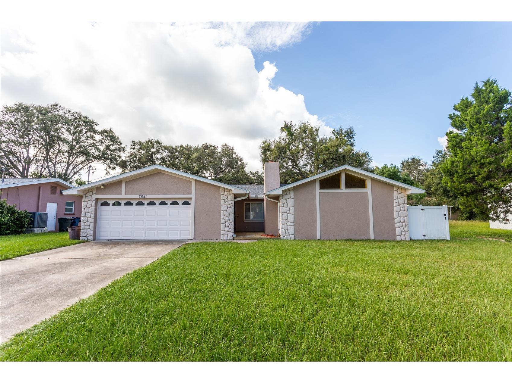 2021 Valley Drive Dunedin FL 34698 TB8486032 image1