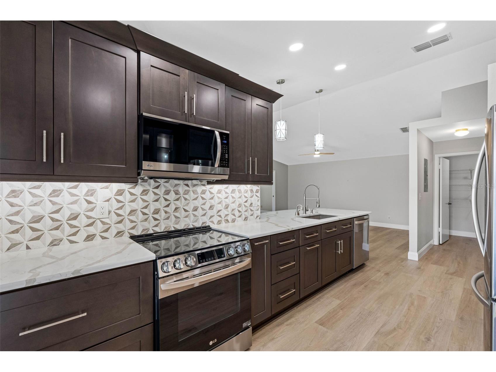 2022 Arbor Lane Clearwater FL 33763 TB8506486 image13
