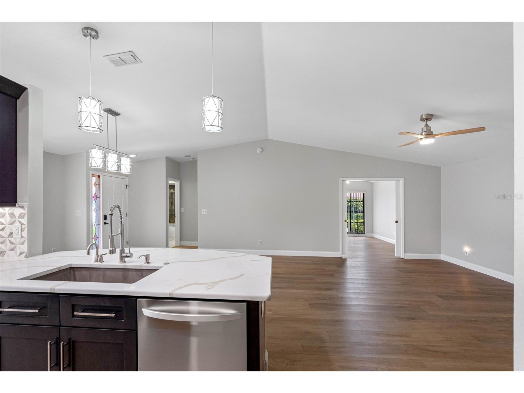 2022 Arbor Lane Clearwater FL 33763 TB8506486 image35