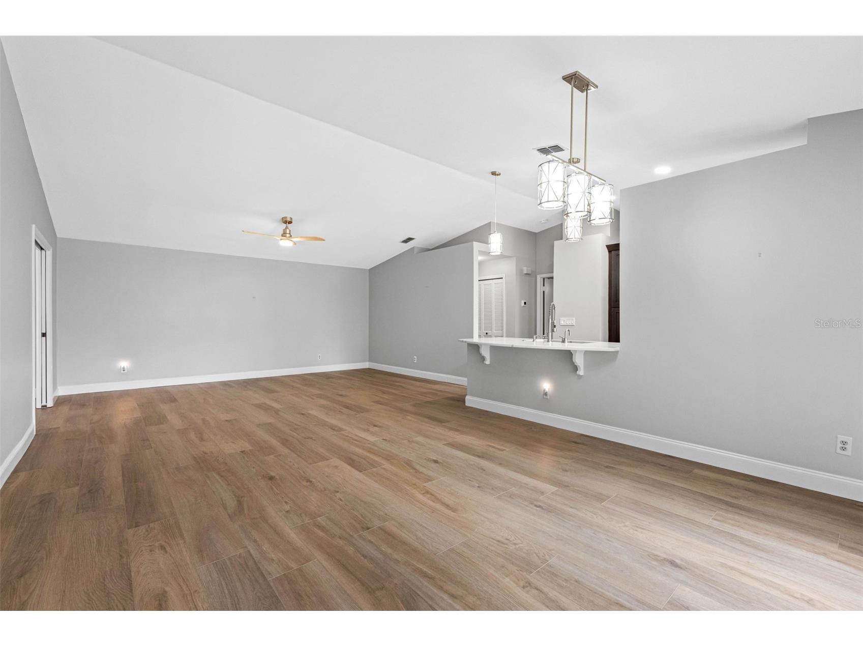 2022 Arbor Lane Clearwater FL 33763 TB8506486 image5
