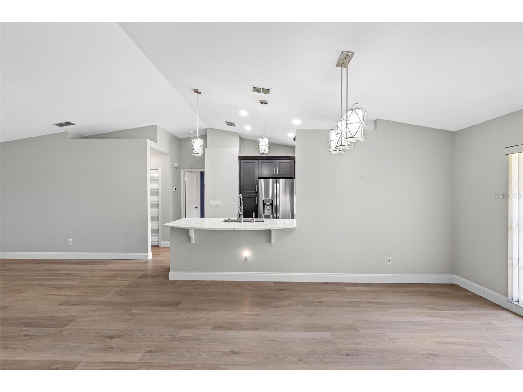2022 Arbor Lane Clearwater FL 33763 TB8506486 image7