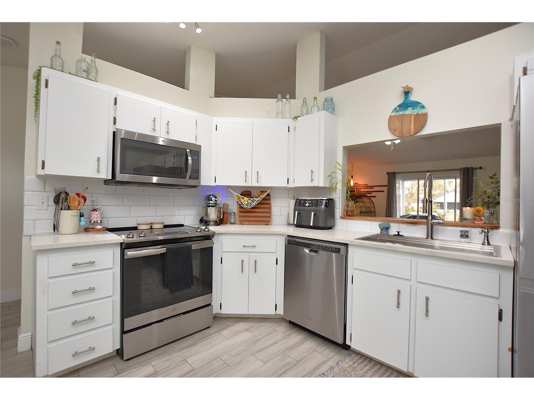2022 Hatteras Point Lakeland FL 33813 L4959261 image6