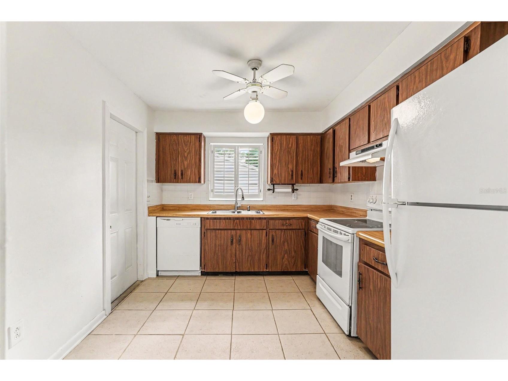 2022 Lance Court Dover FL 33527 TB8509596 image12