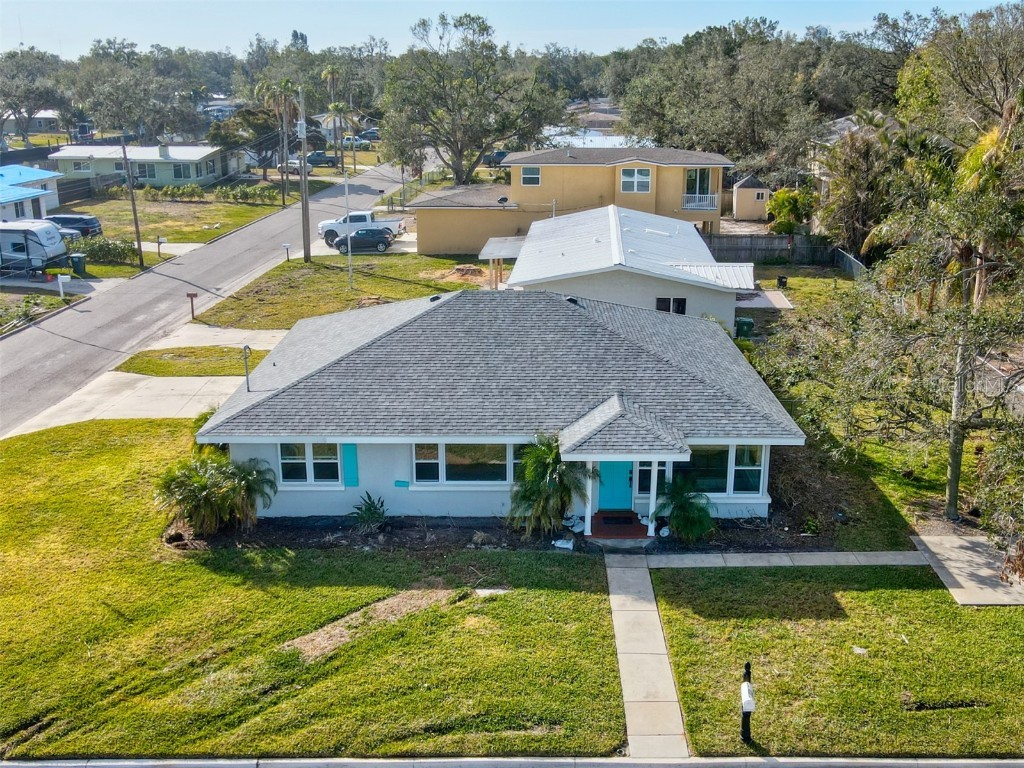 2022 Riverside Drive E Bradenton FL 34208 A4638492 image1