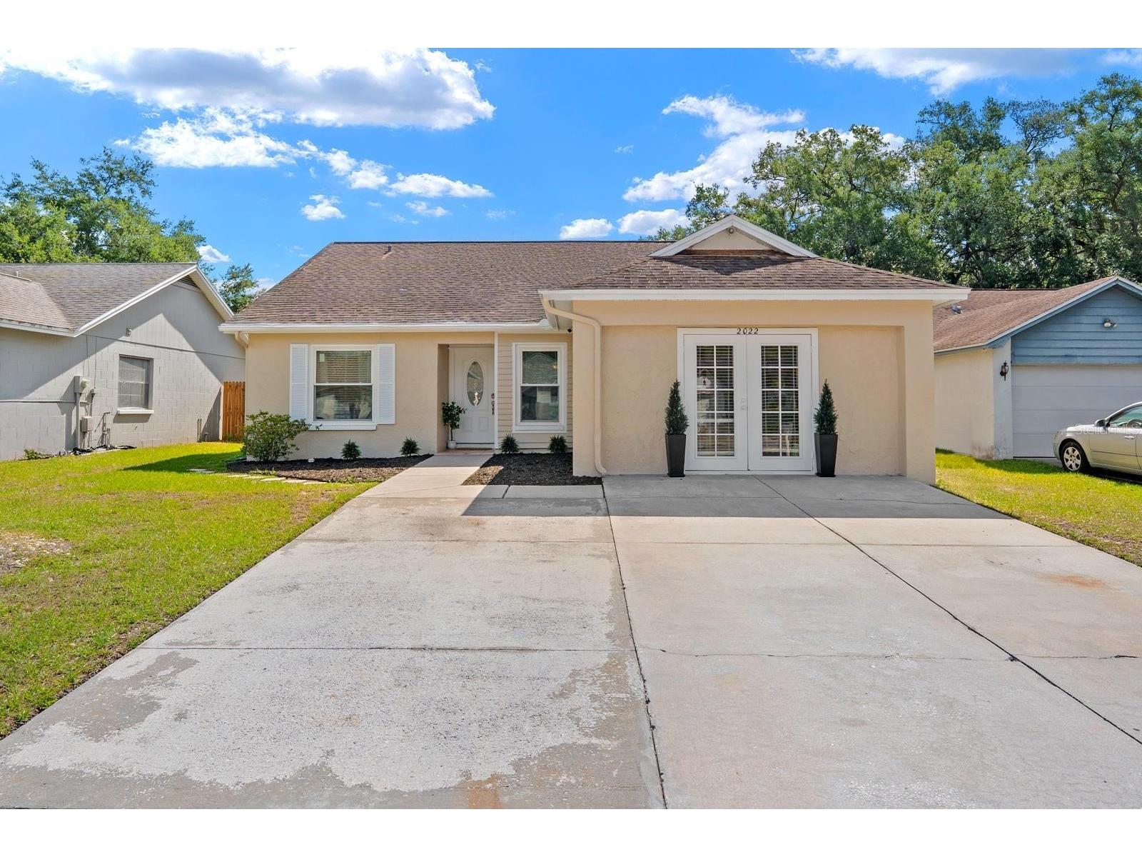 2022 Rudder Drive Valrico FL 33594 TB8493456 image1