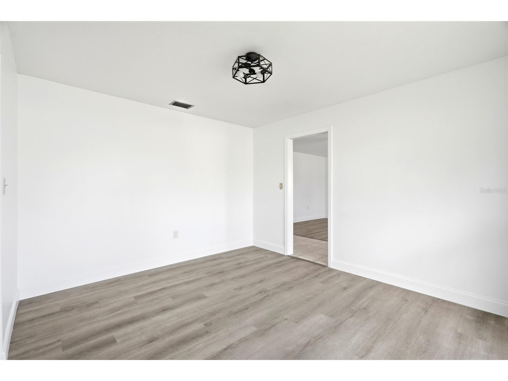 2022 Tanglewood Drive NE Saint Petersburg FL 33702 TB8527481 image10