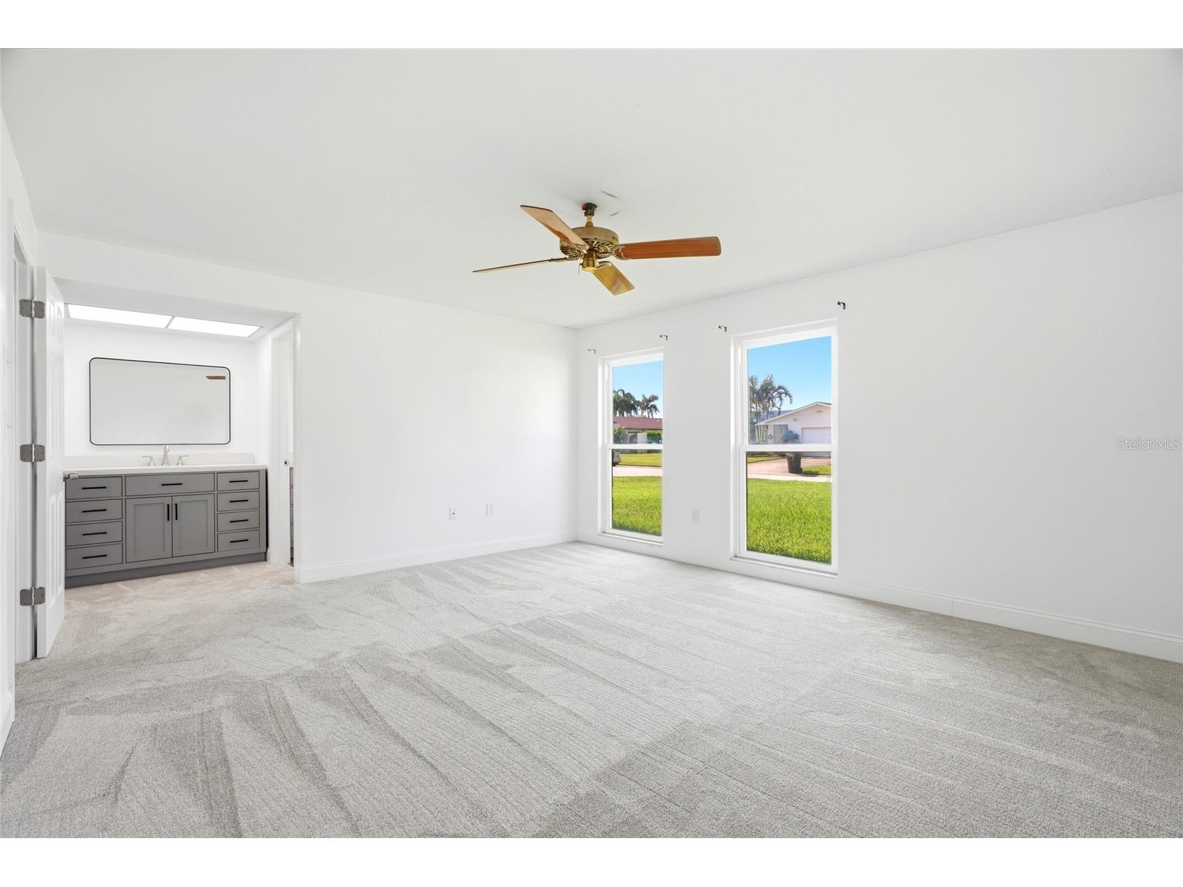 2022 Tanglewood Drive NE Saint Petersburg FL 33702 TB8527481 image18