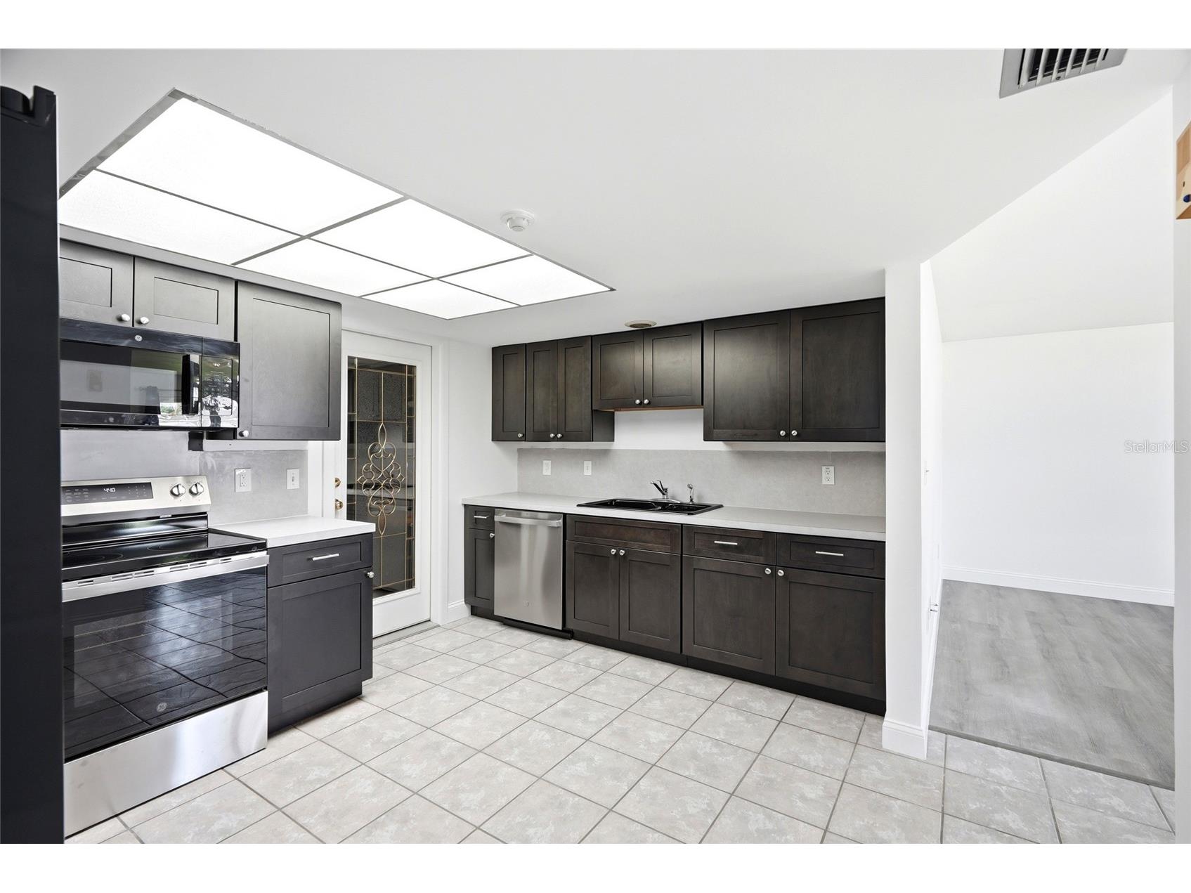 2022 Tanglewood Drive NE Saint Petersburg FL 33702 TB8527481 image6