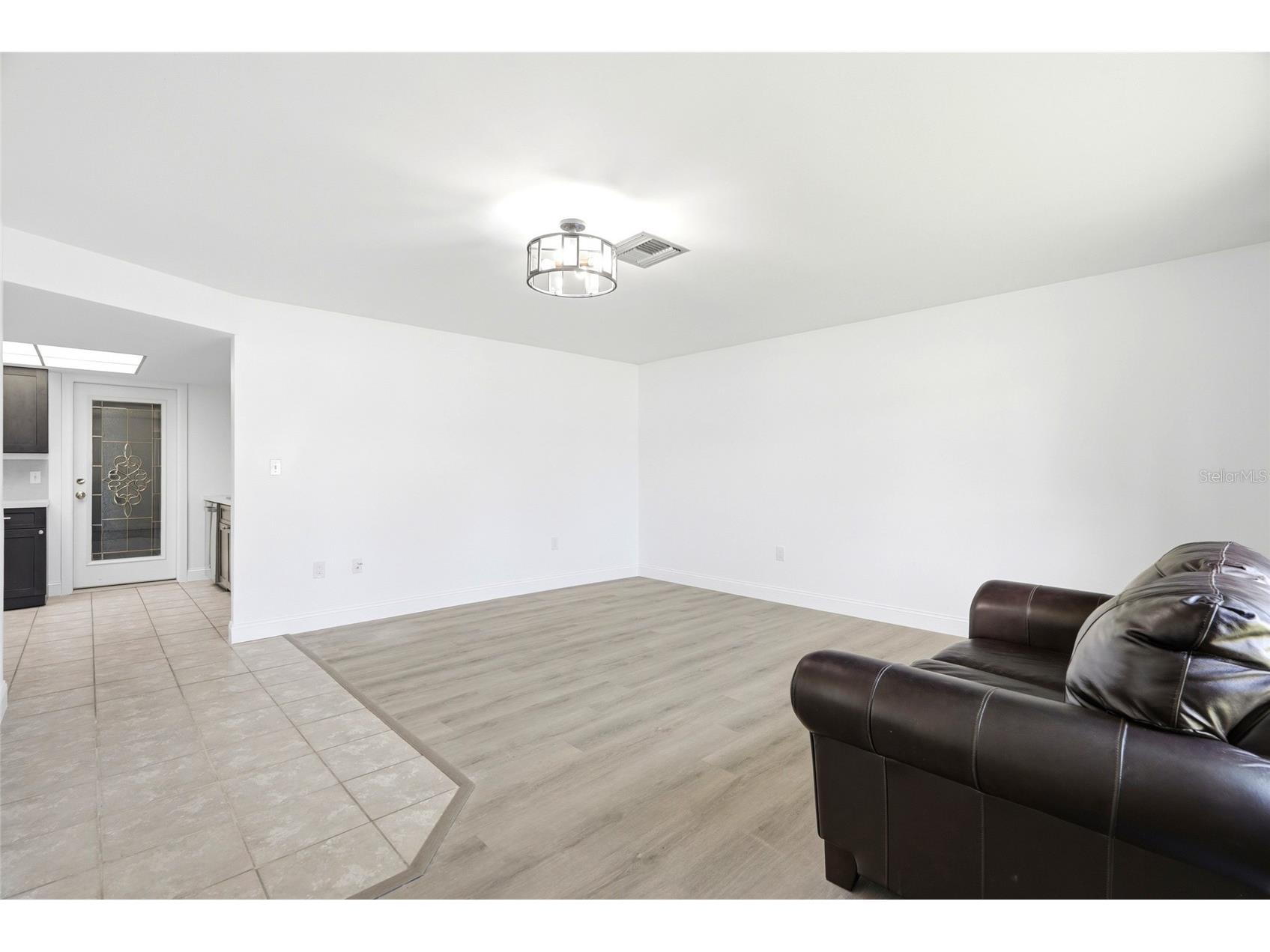 2022 Tanglewood Drive NE Saint Petersburg FL 33702 TB8527481 image9