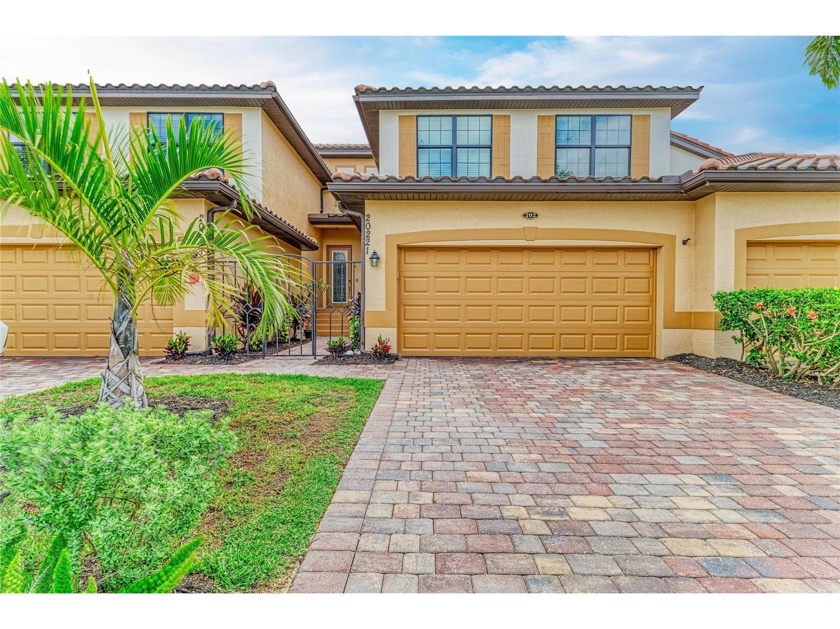 20221 Ragazza Circle #202 Venice FL 34293 N6143644 image1