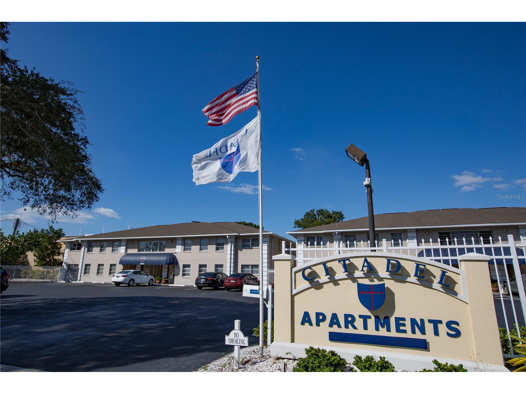 2023 Hyde Park Street Sarasota FL 34239 A4679107 image1