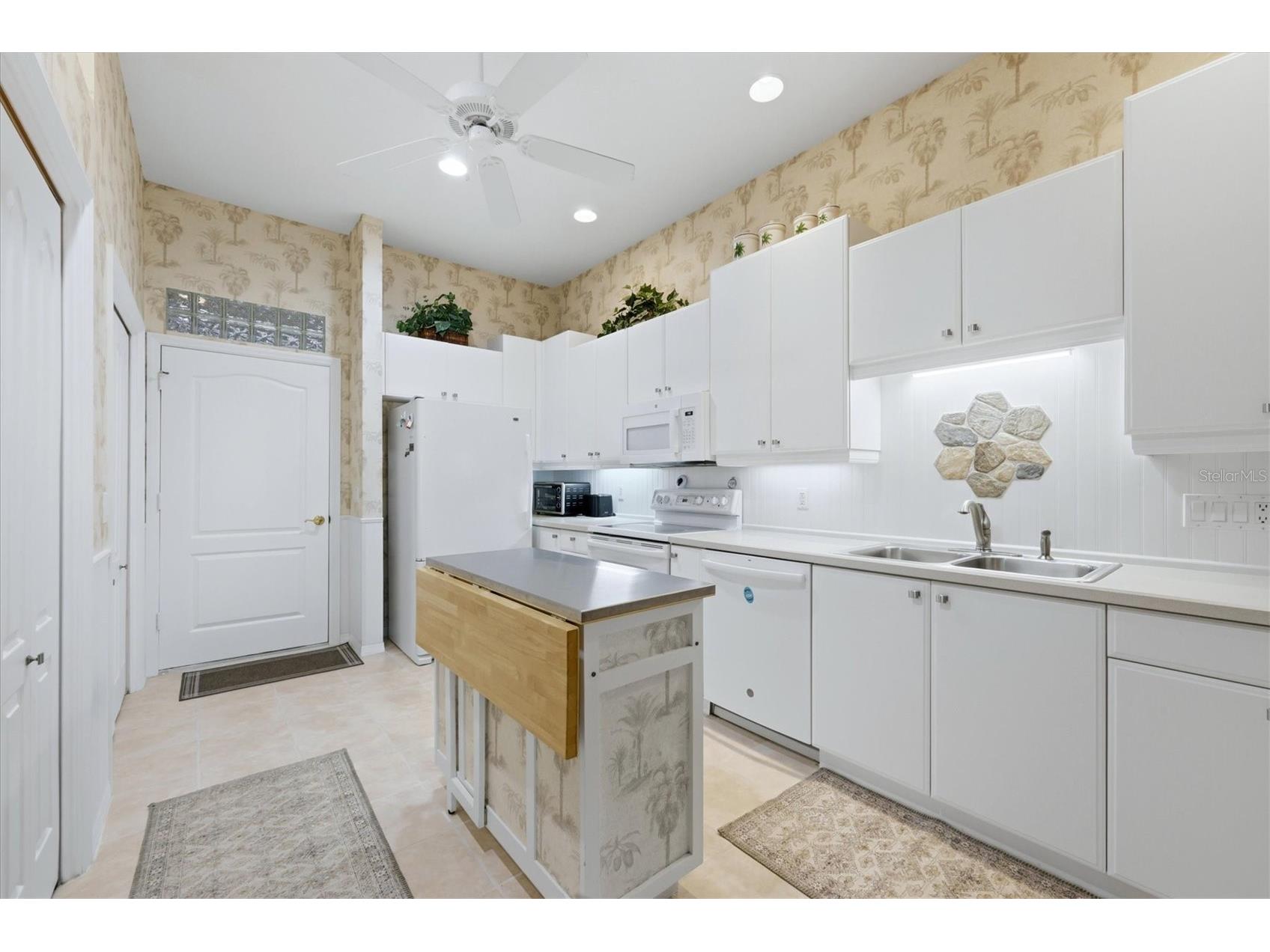 2023 Lynx Run North Port FL 34288 - BOBCAT VILLAS LAKE C7523680 image7