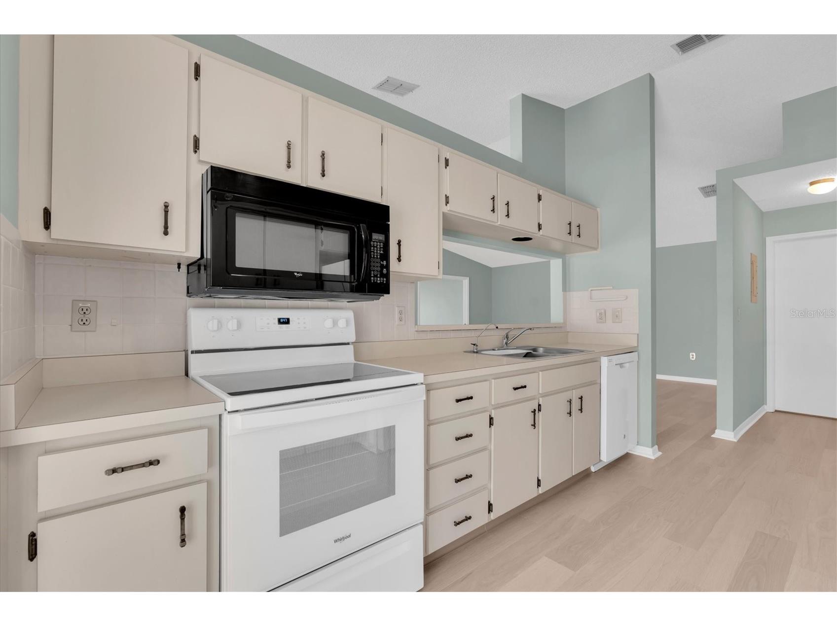 2023 Nash Drive Clearwater FL 33763 TB8498612 image12
