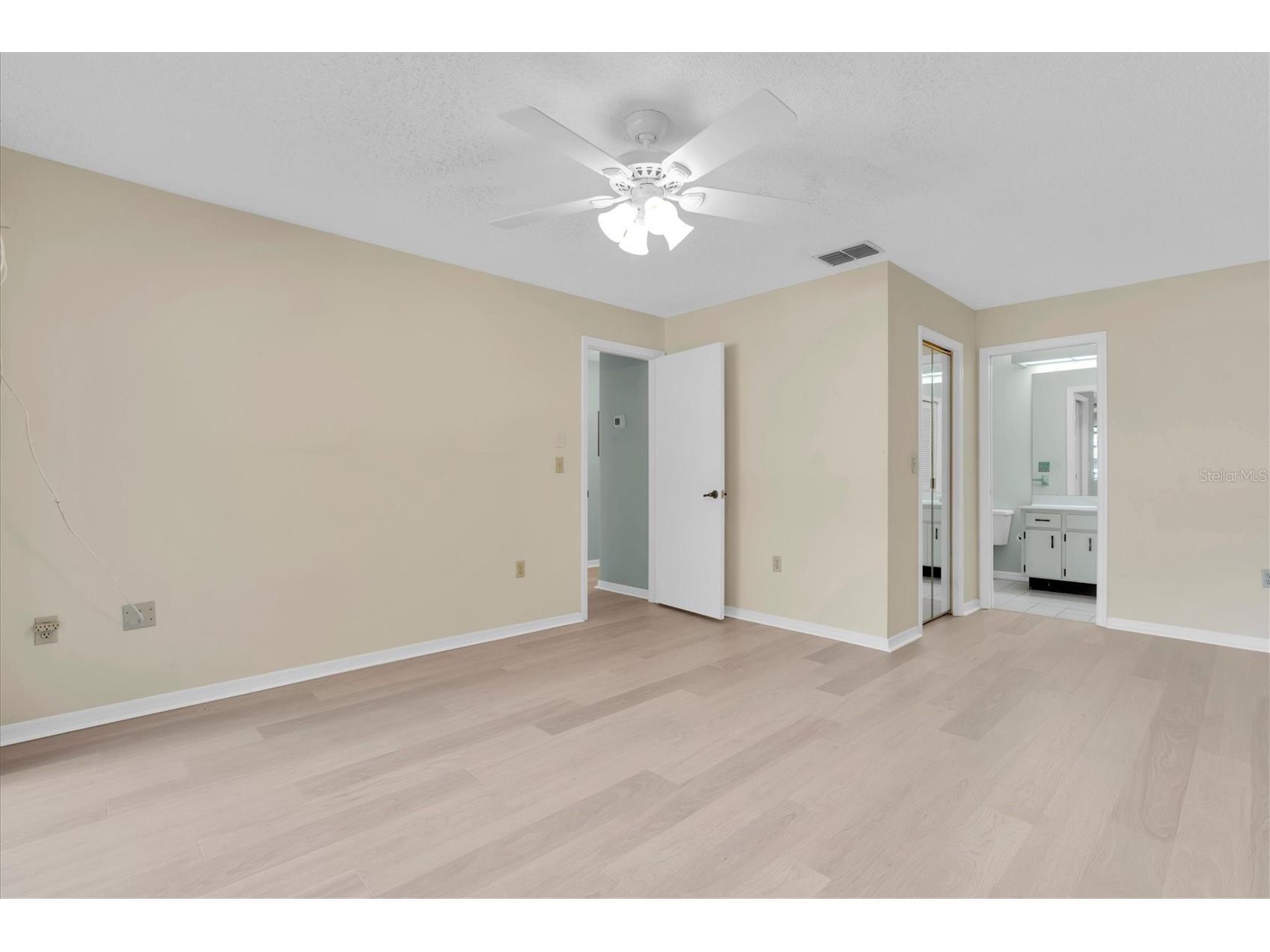 2023 Nash Drive Clearwater FL 33763 TB8498612 image18