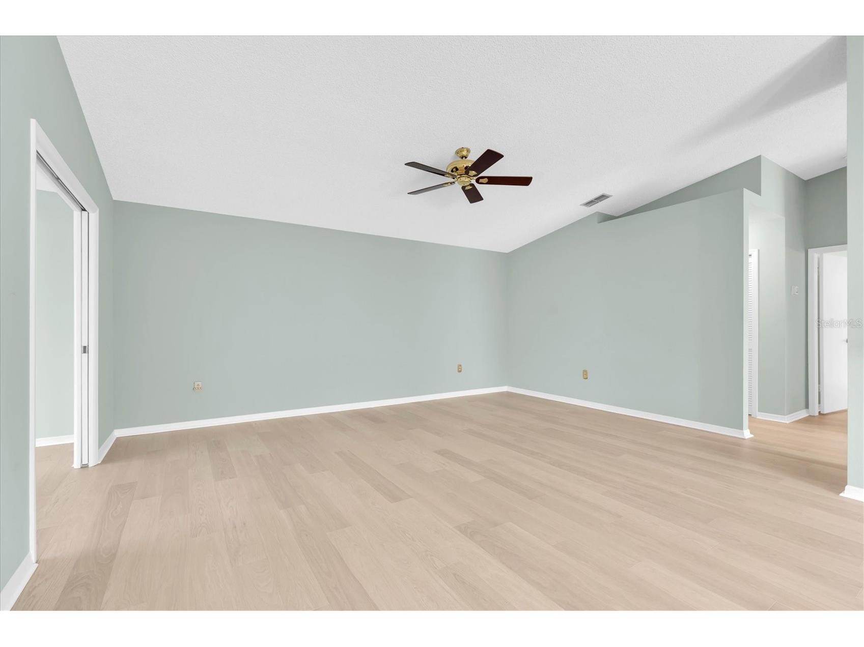 2023 Nash Drive Clearwater FL 33763 TB8498612 image5