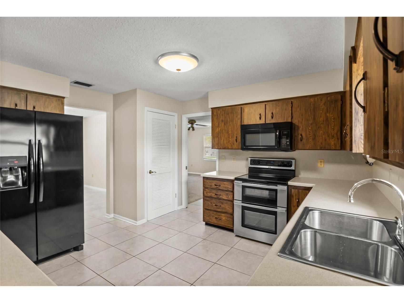 2024 Charnes Court Lakeland FL 33813 L4962980 image9