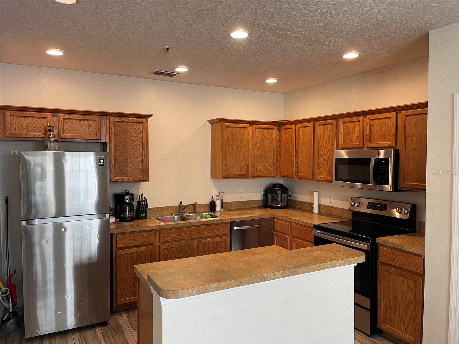 2024 Cypress Bay Boulevard Kissimmee FL 34743 S5145498 image3